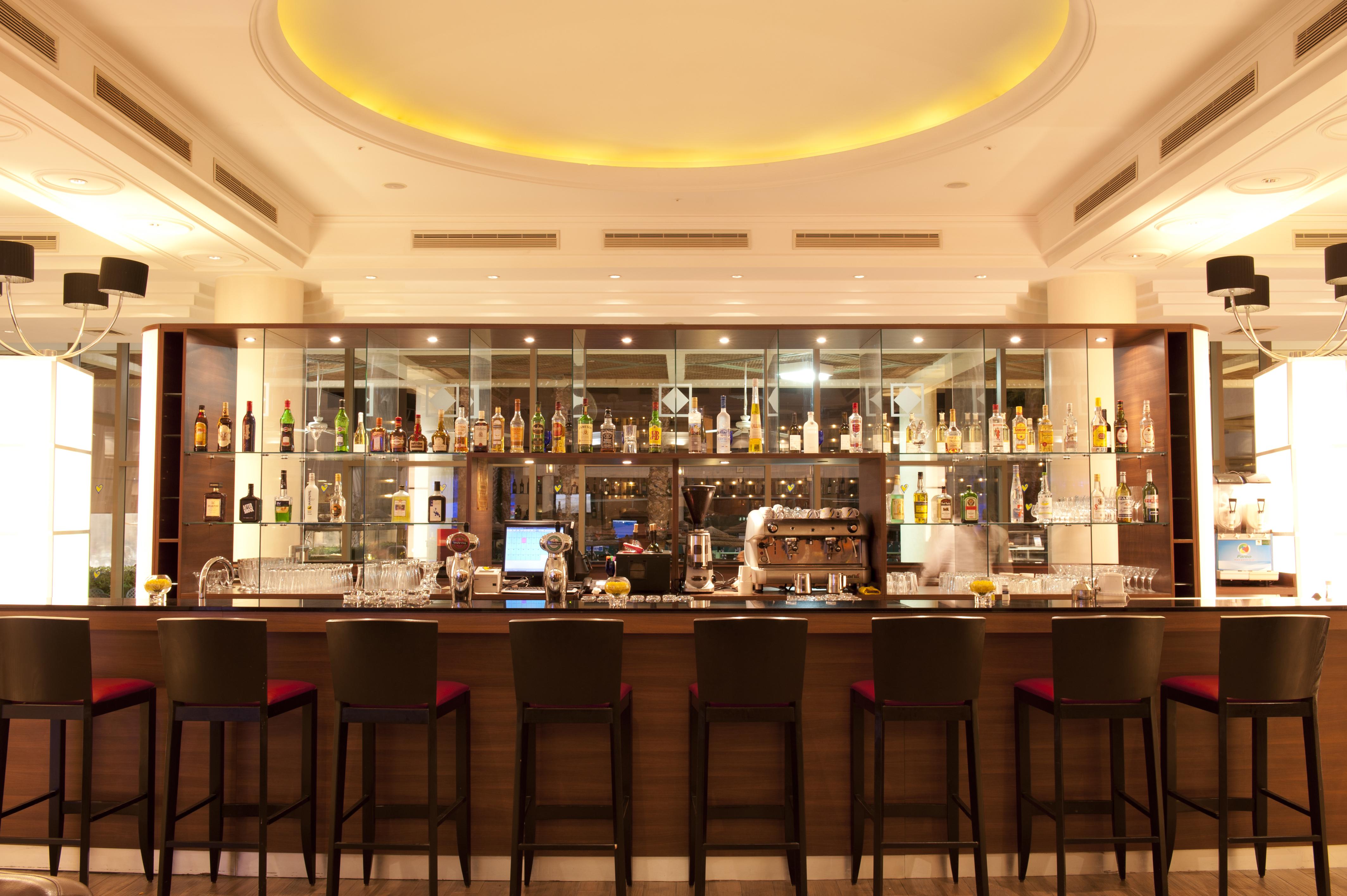 U Magic Palace Eilat Exterior foto The bar at the hotel