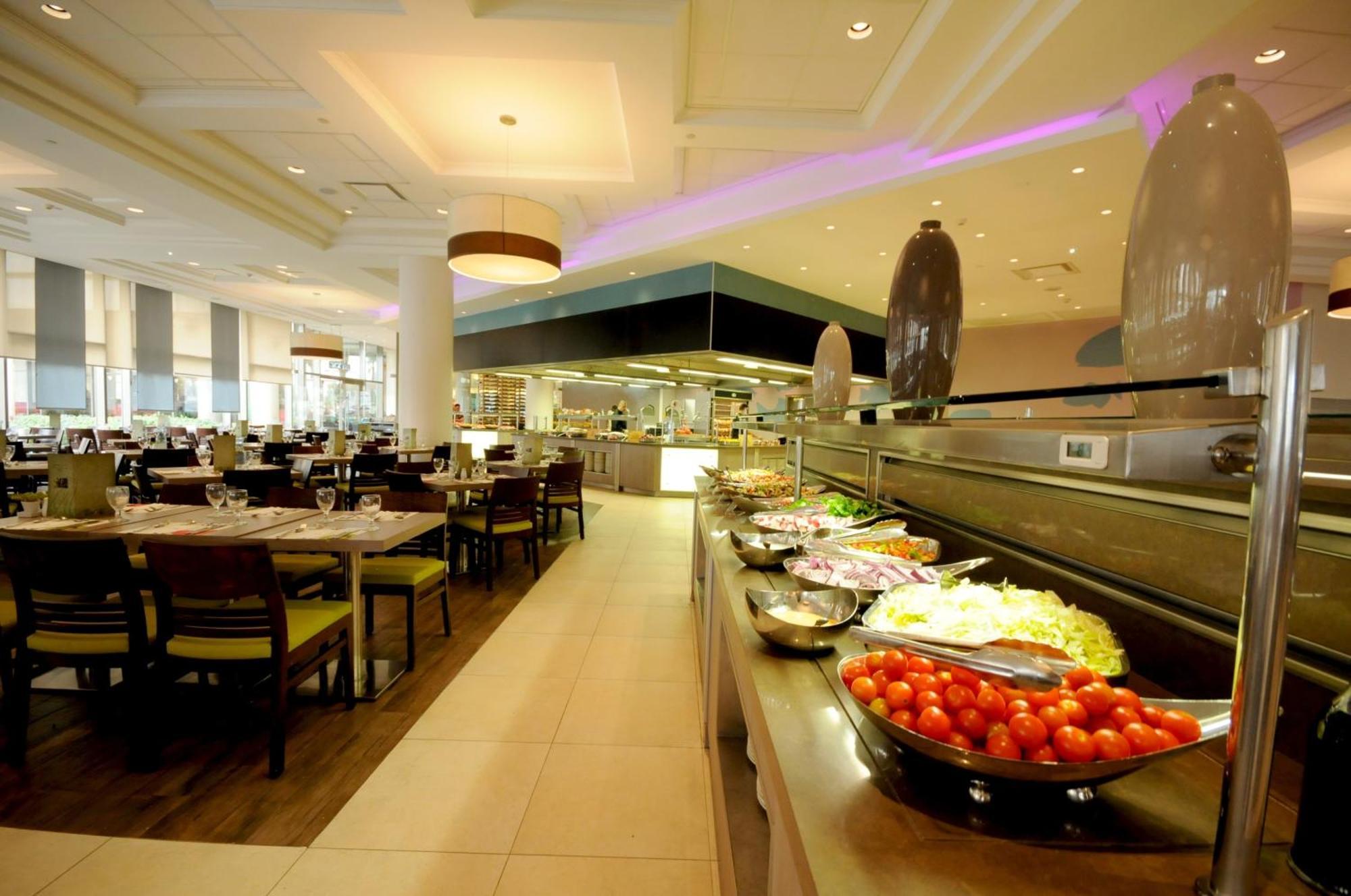U Magic Palace Eilat Exterior foto The buffet at the hotel
